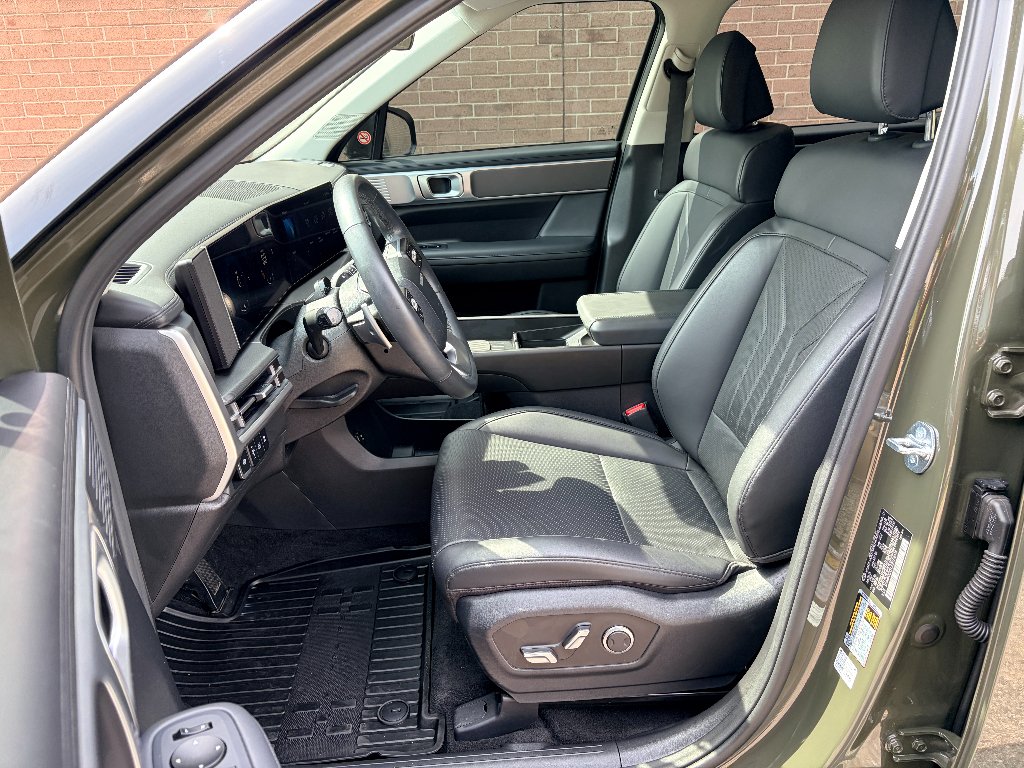 Certified Used 2025 Rockwood Green Hyundai SEL image 12