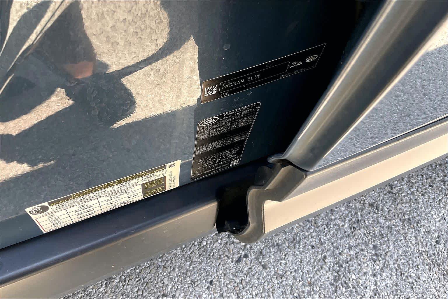 Used 2021 Tasman Blue Metallic Land Rover SE image 30