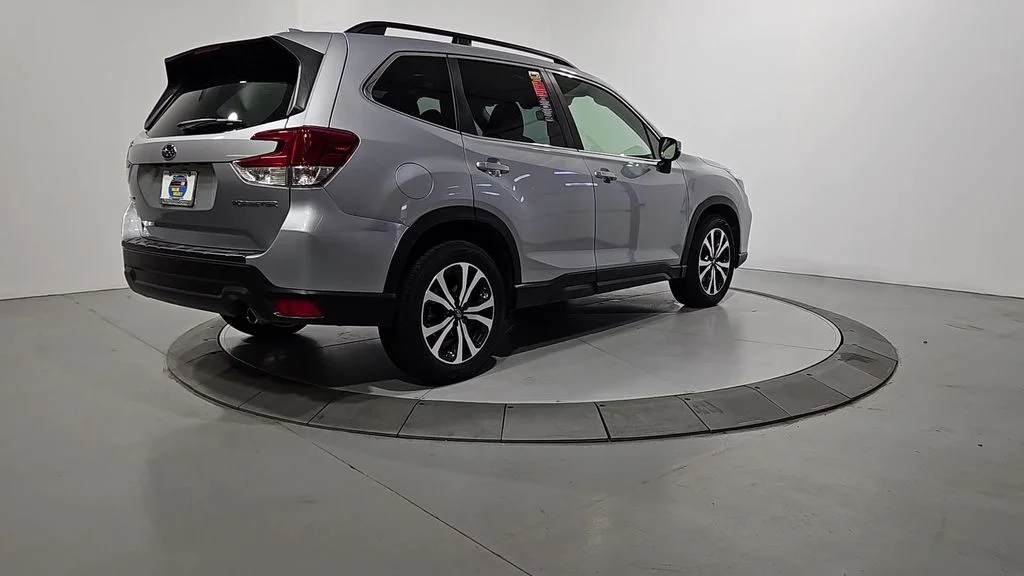 Used 2021 Silver Subaru Limited image 5