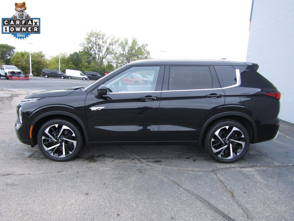 Used 2024 Mitsubishi Outlander Plug-in Hybrid SEL with VIN JA4T5WA97RZ019338 for sale in Racine, WI