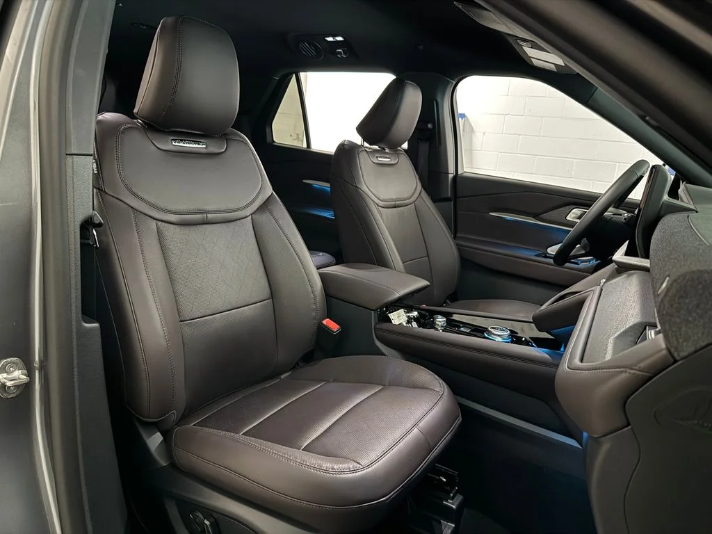 New 2026 Gray Ford Platinum image 32