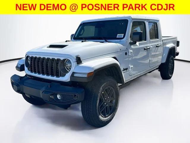 2026 Jeep Gladiator Sport S Auto's photo