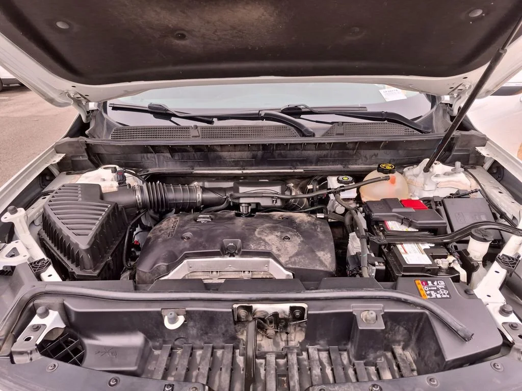 Used 2021 SUMMIT WHITE GMC SLE image 15