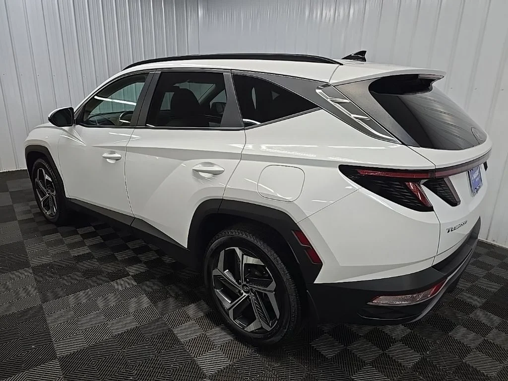 Used 2023 White Pearl Hyundai SEL image 10