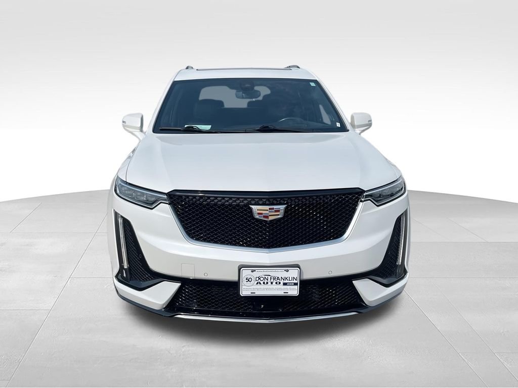 Used 2021 White Cadillac Sport image 3