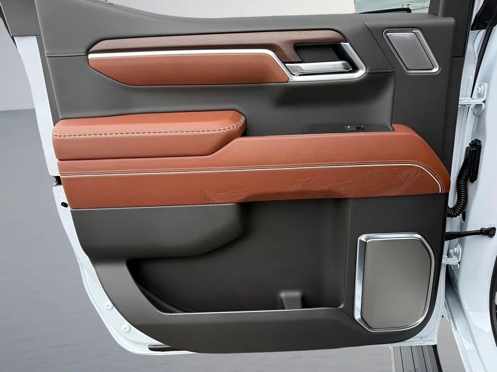 New 2026 Glacier White Tricoat GMC Denali Ultimate image 32