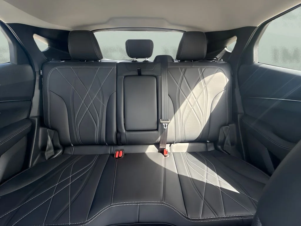 Used 2025 Beige Ford Select image 6