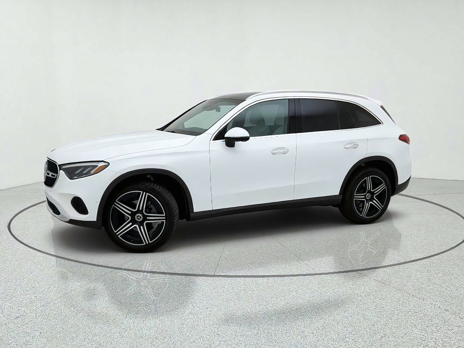 Certified Used 2026 Polar White Mercedes-Benz GLC 300 image 15