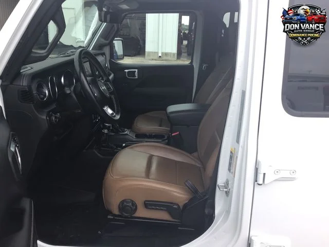 Used 2022 White Jeep Unlimited Sahara image 9