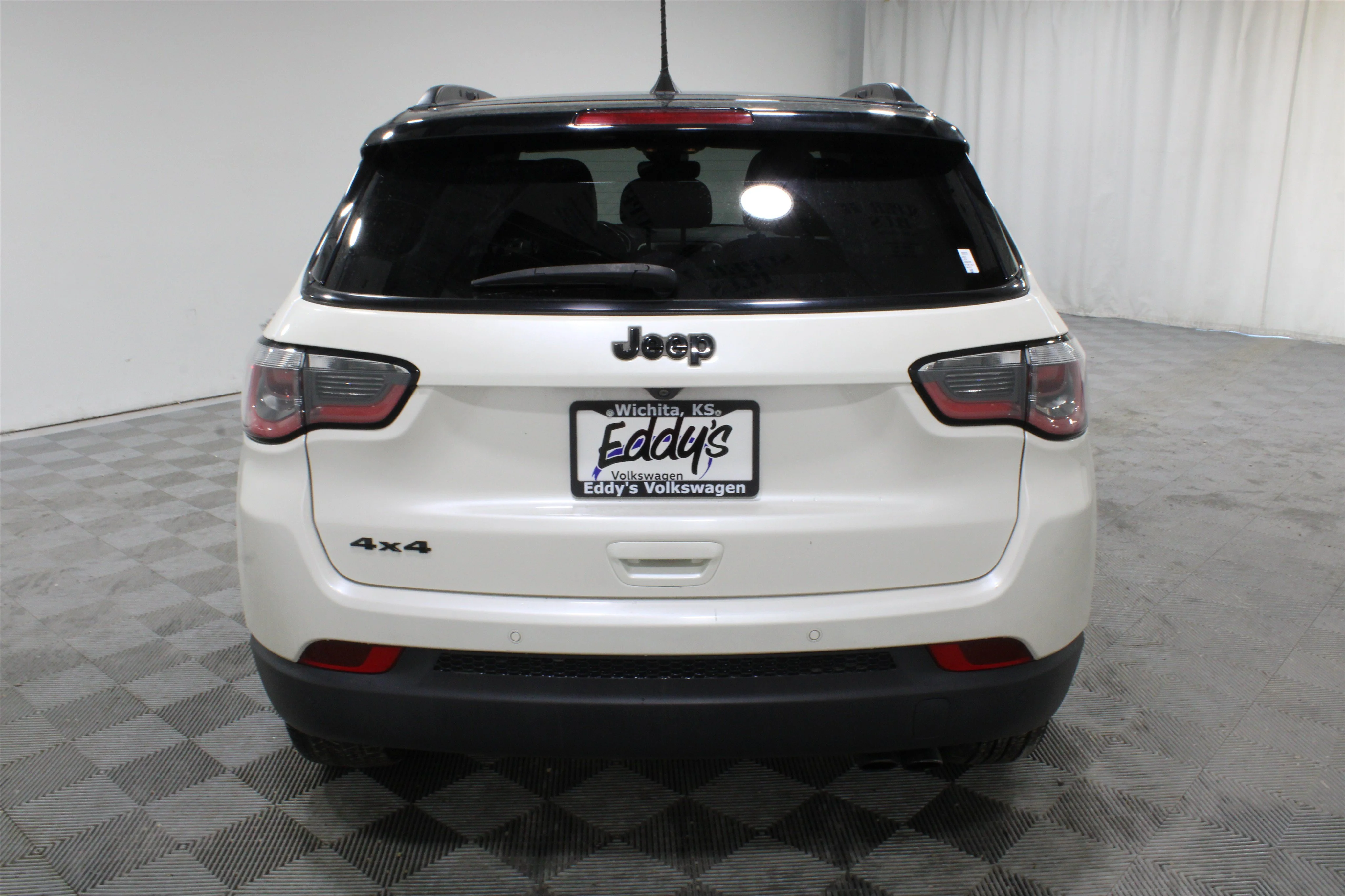 Used 2019 Pearl White Tri-Coat Jeep High Altitude image 29