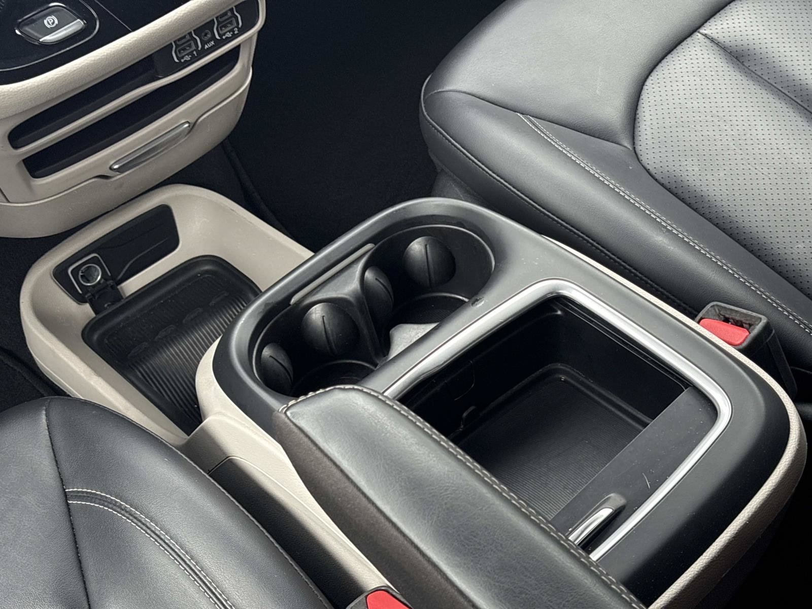 2024 Chrysler Pacifica PHEV Select - Photo 22