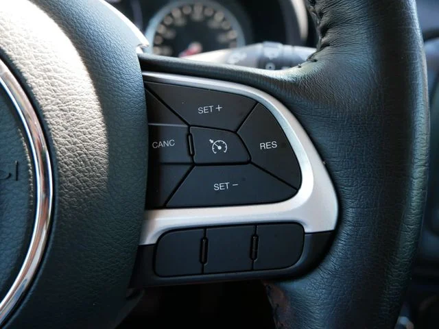 Used 2018 Red Jeep Latitude image 18