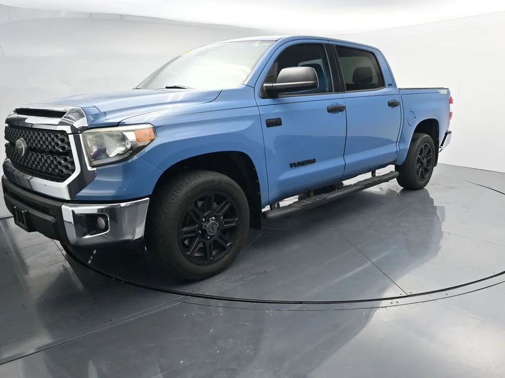 Used 2020 Blue Toyota SR5 image 3