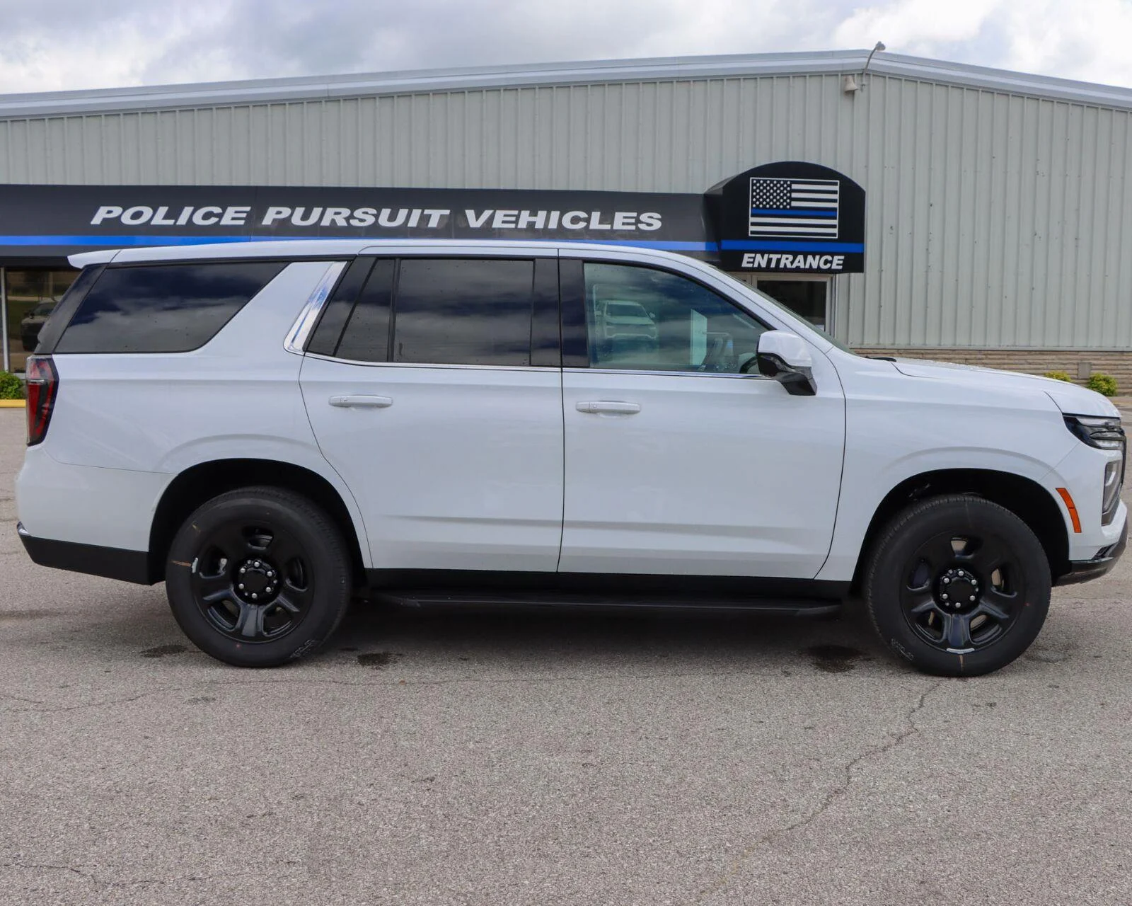 New 2026 Summit White Chevrolet Pursuit Rated image 4
