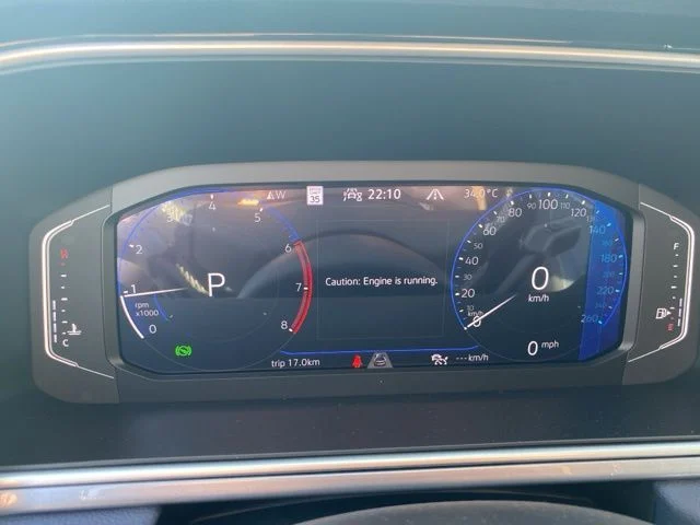 2025 Volkswagen Taos SEL - Photo 31