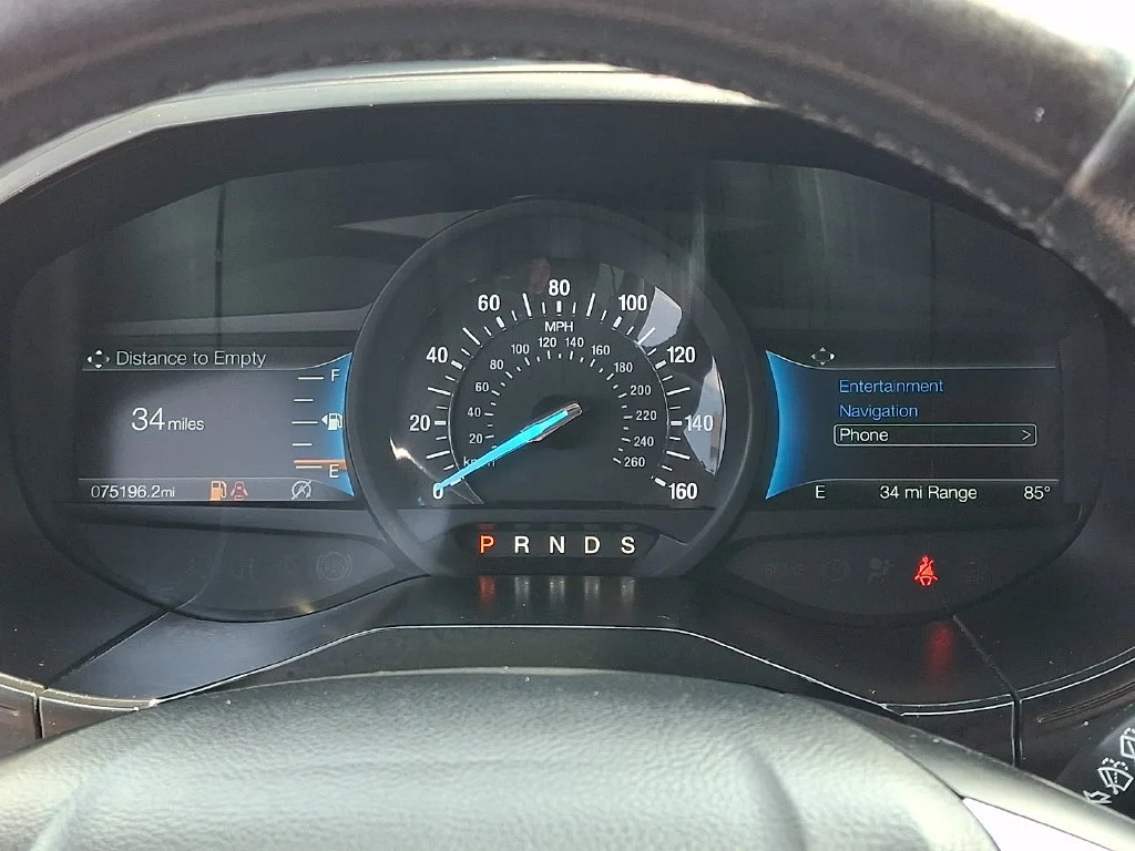 Used 2022 Black Ford SEL image 26