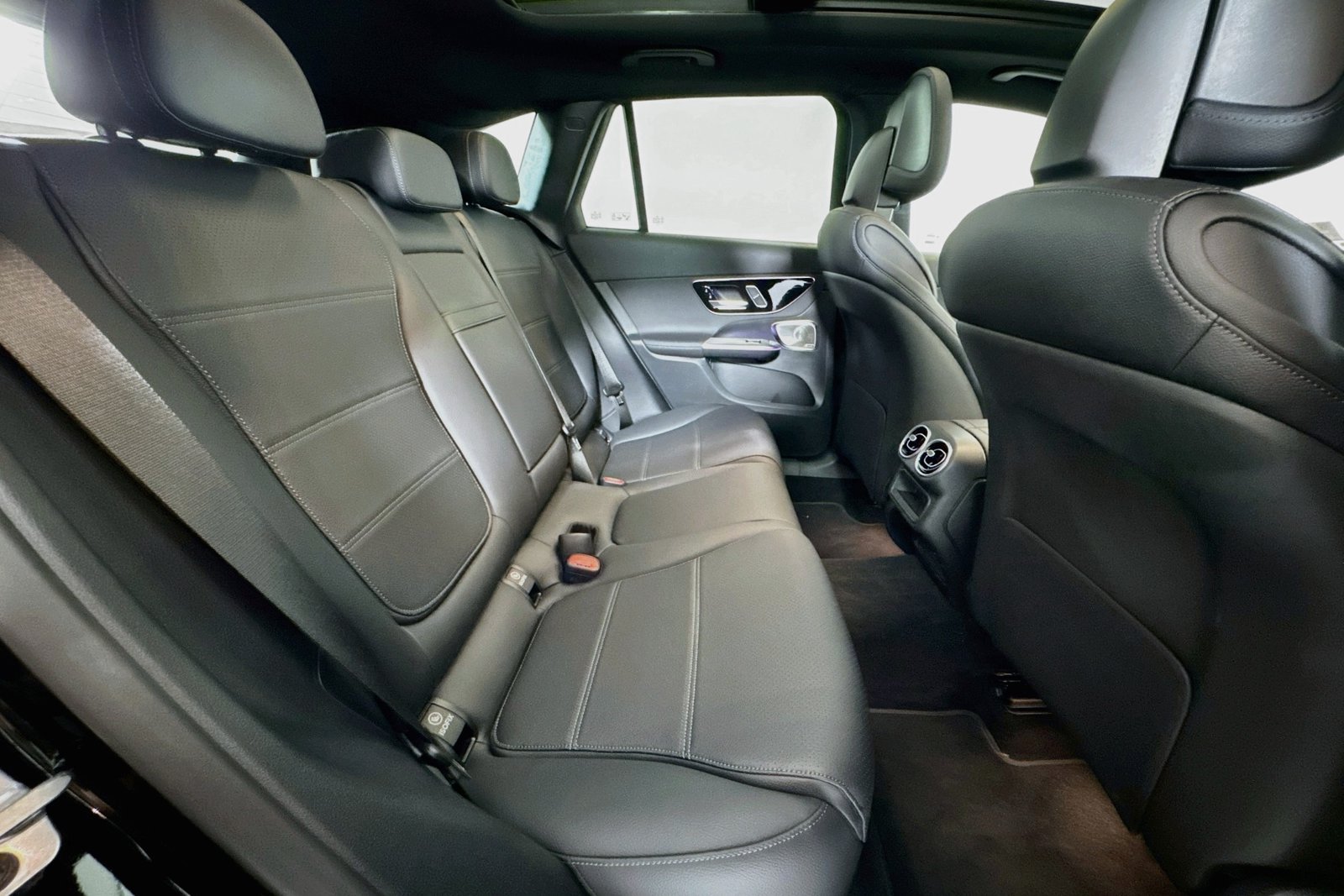 New 2026 Black Mercedes-Benz GLC 300 image 25
