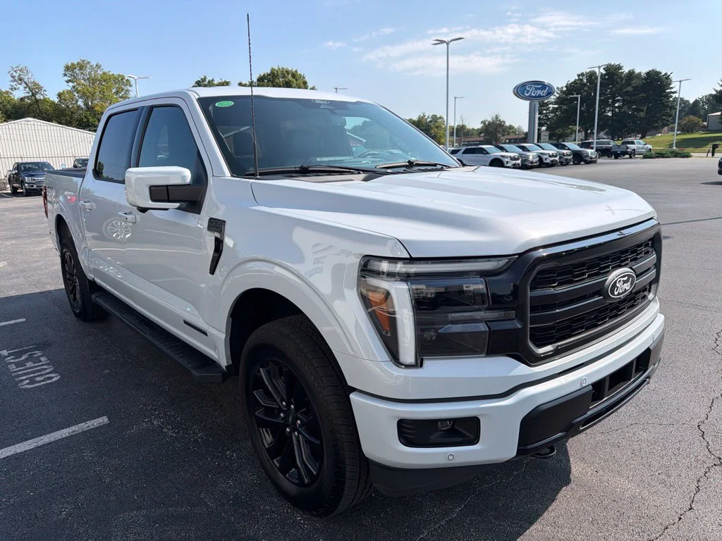 Used 2025 Space White Metallic Ford Lariat image 7