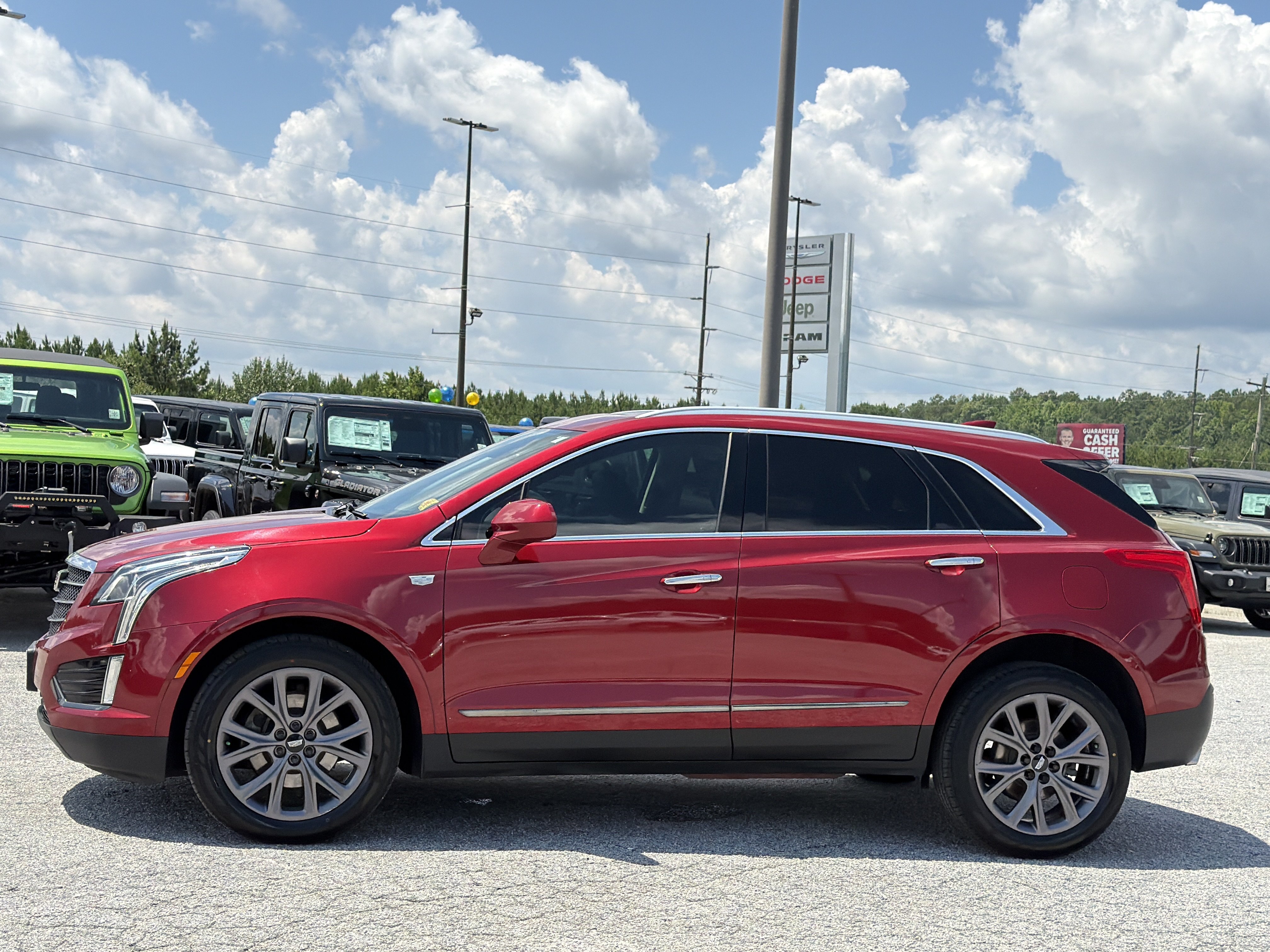 Used 2019 Red Horizon Tintcoat Cadillac Luxury FWD image 5