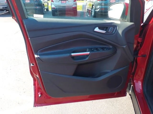 Used 2018 Red Ford SE image 11