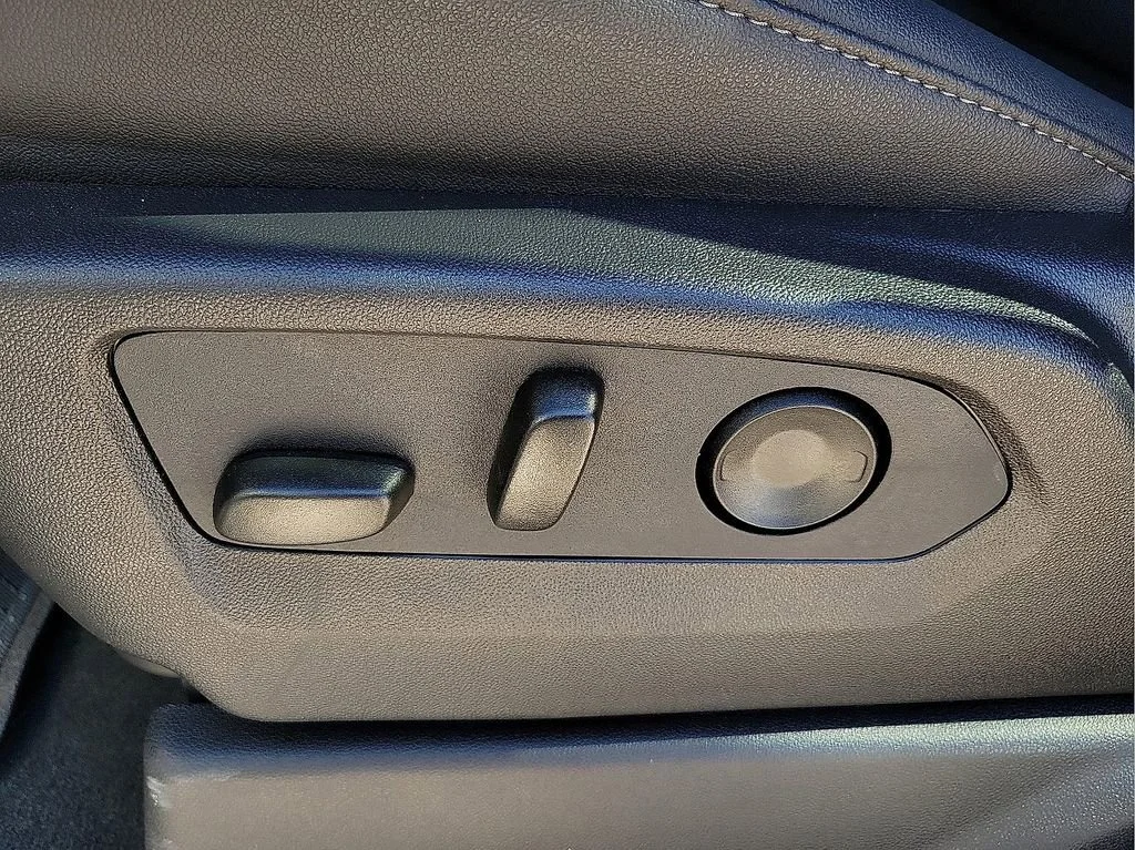 2026 GMC Sierra 1500 SLT - Photo 15