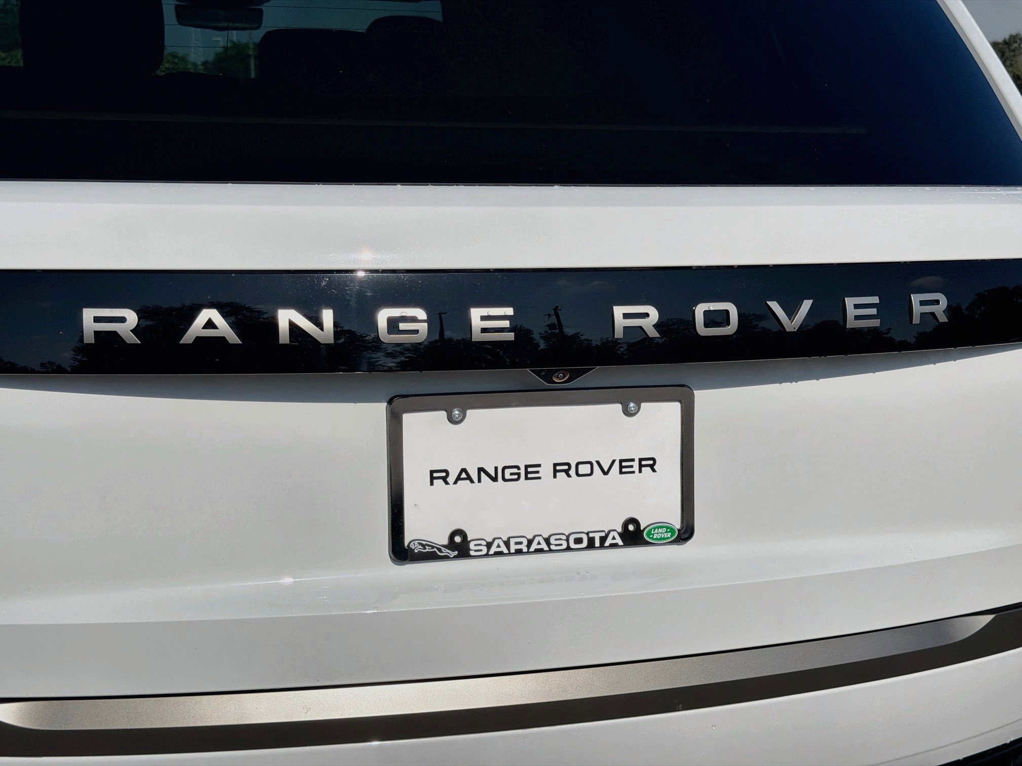 New 2026 Fuji White Land Rover SE image 11