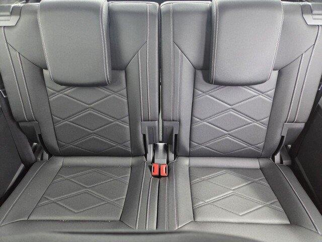 Used 2026 Silver Mist Metallic Volkswagen 2.0T SE w/Technology image 22