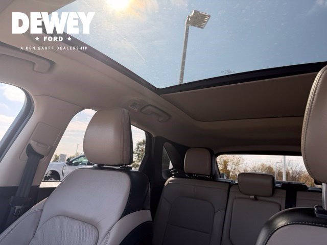 Used 2020 Magnetic Ford Titanium image 24