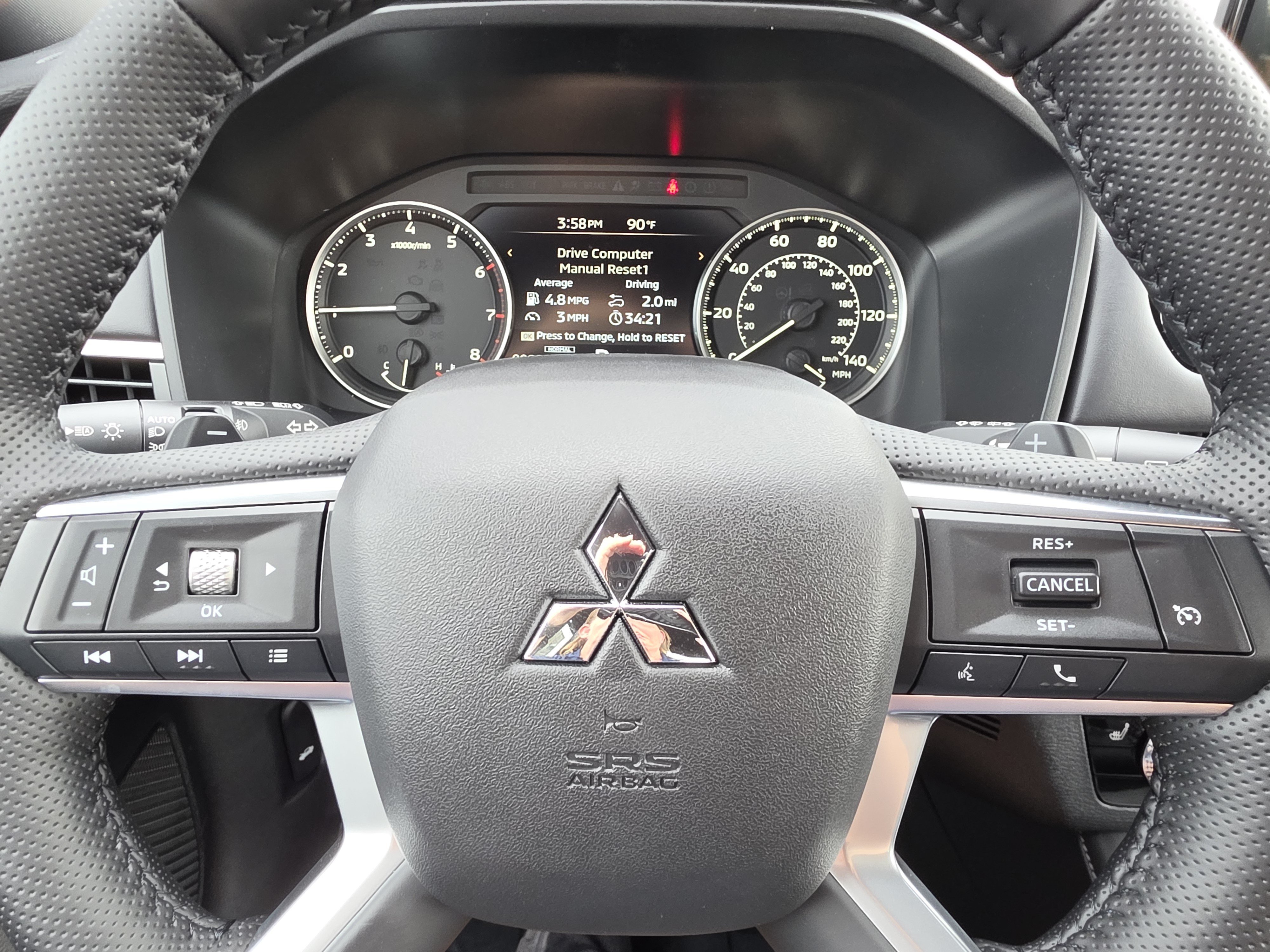 New 2026 White Diamond Mitsubishi LE 1.5T 2WD image 15