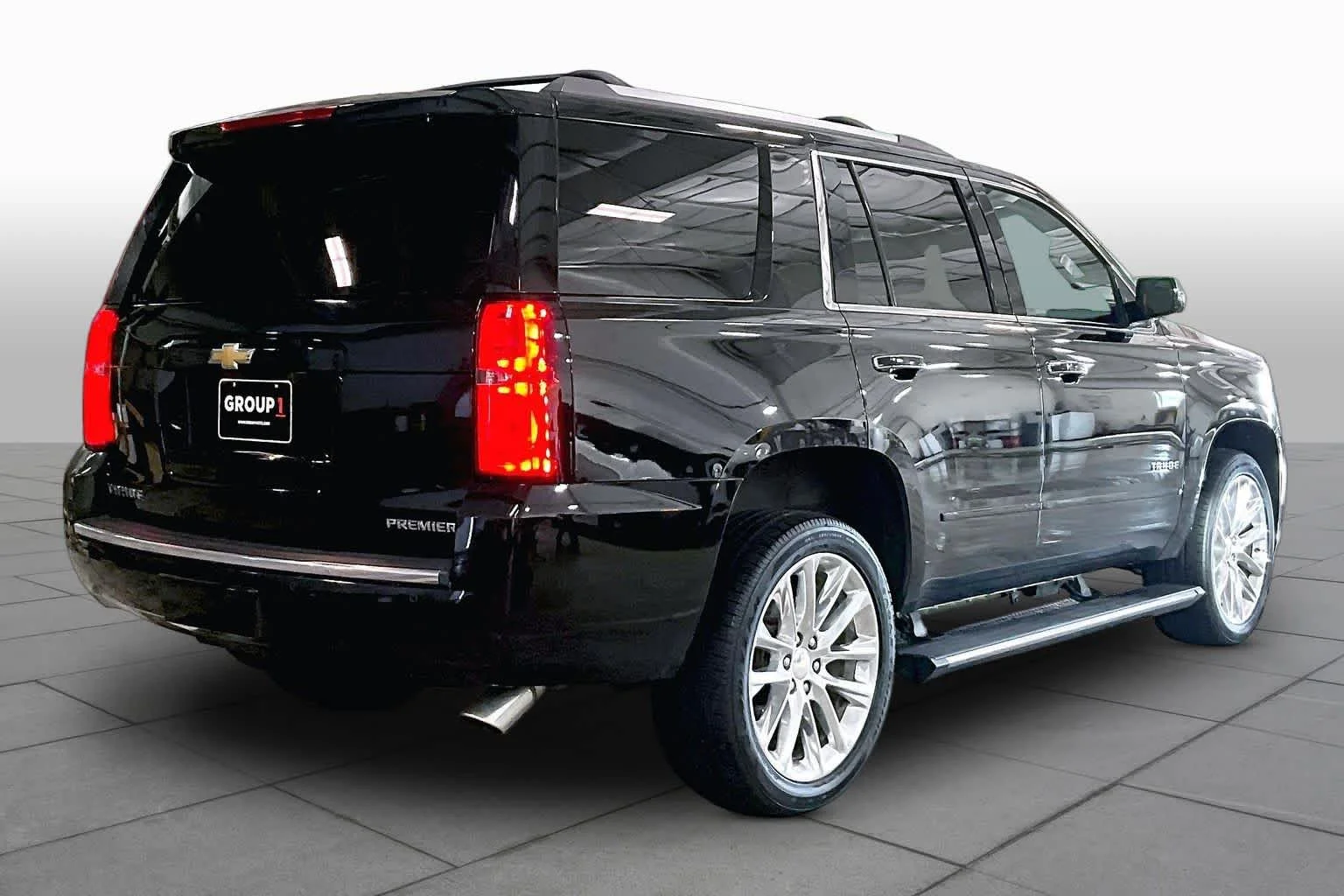Used 2019 Black Chevrolet Premier image 13