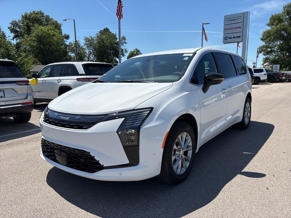2027 Chrysler Pacifica Select AWD's photo