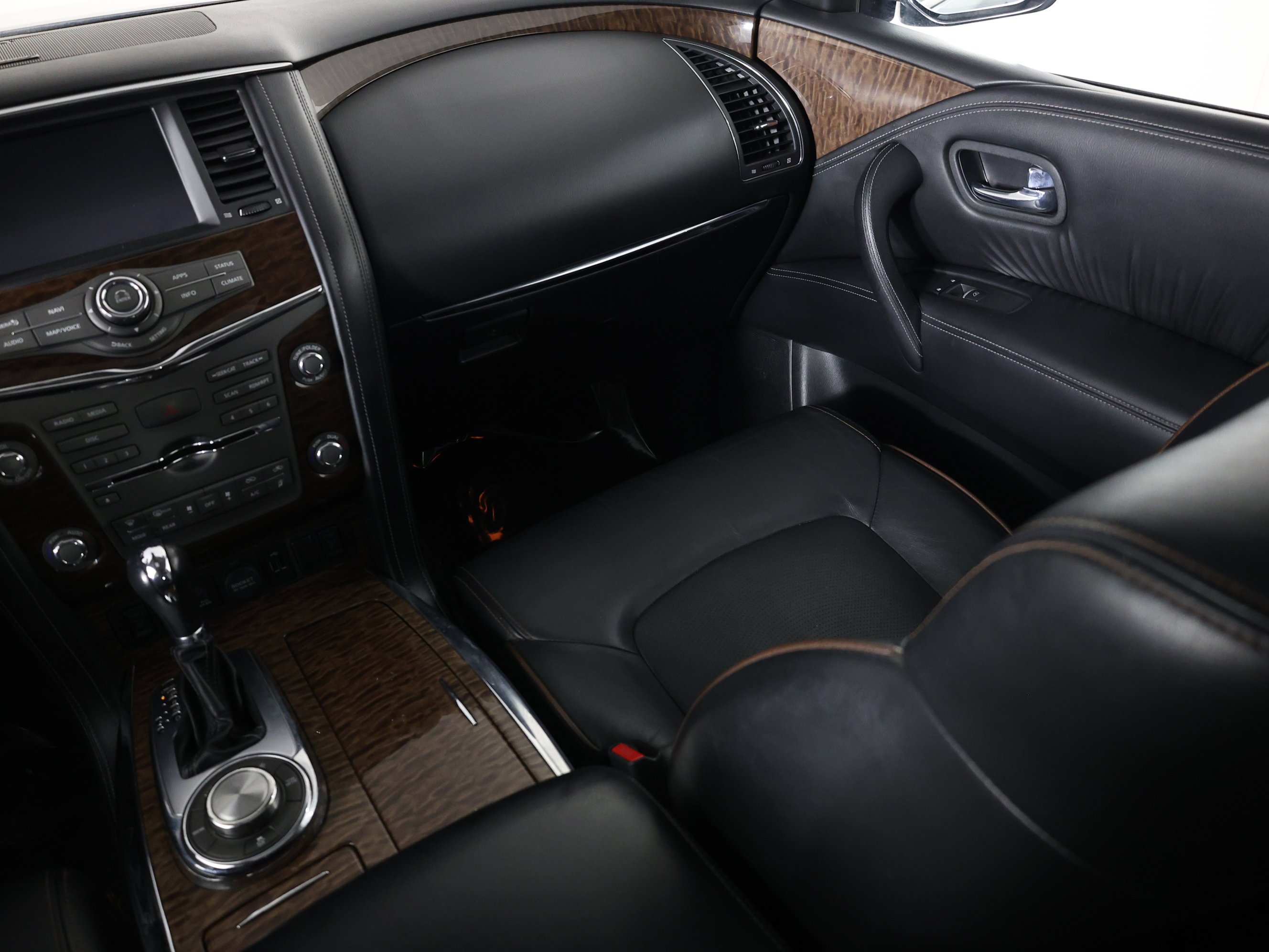Used 2020 Gun Metallic Nissan SL image 8