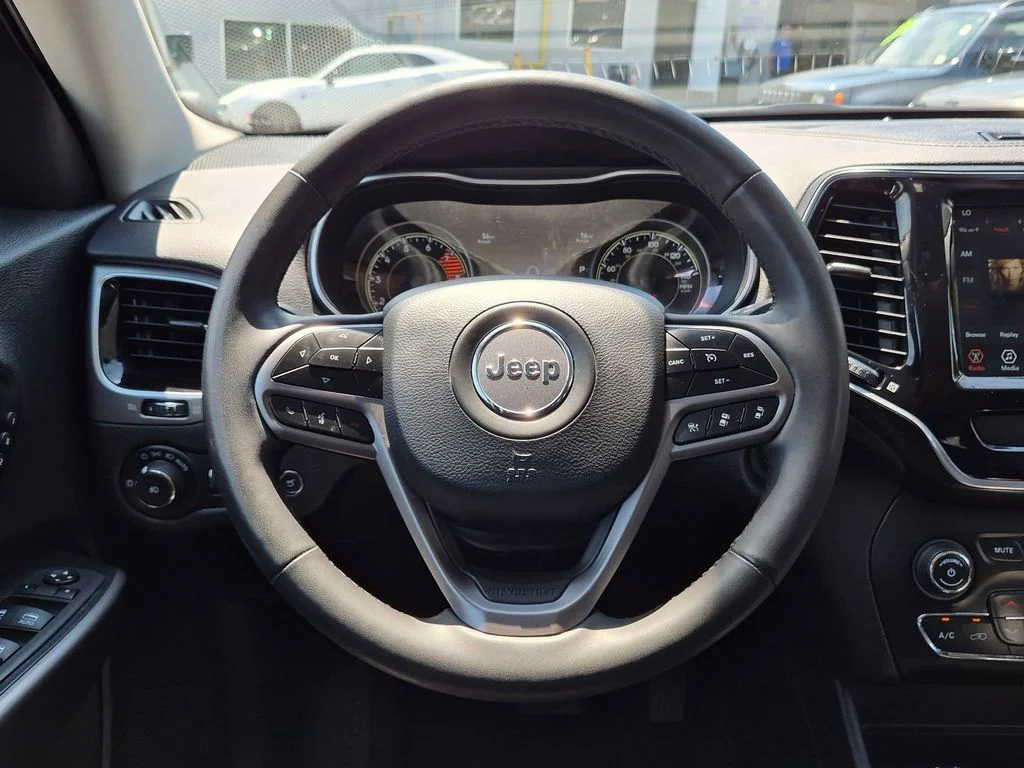 Used 2022 Black Jeep Limited image 14