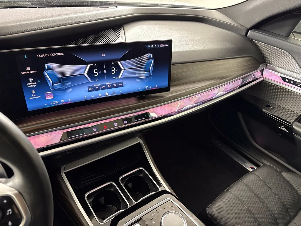 Used 2023 Gray BMW 740i image 41