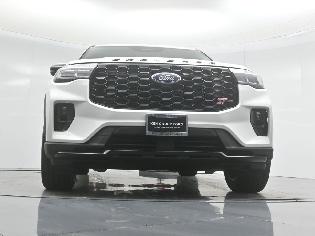 New 2025 Star White Metallic Tri-Coat Ford ST image 51