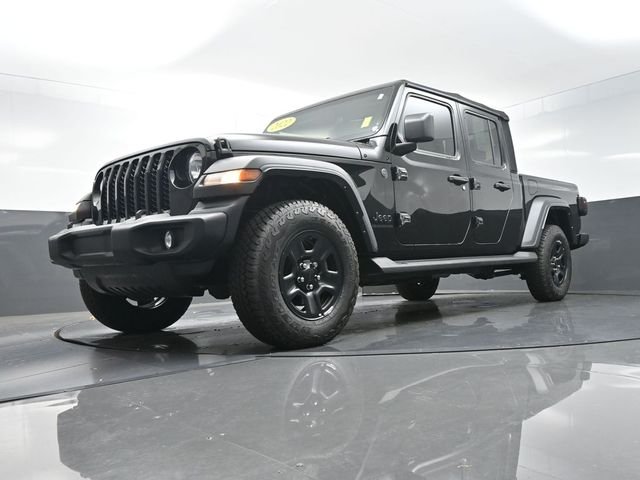 Used 2022 Black Jeep Sport image 29
