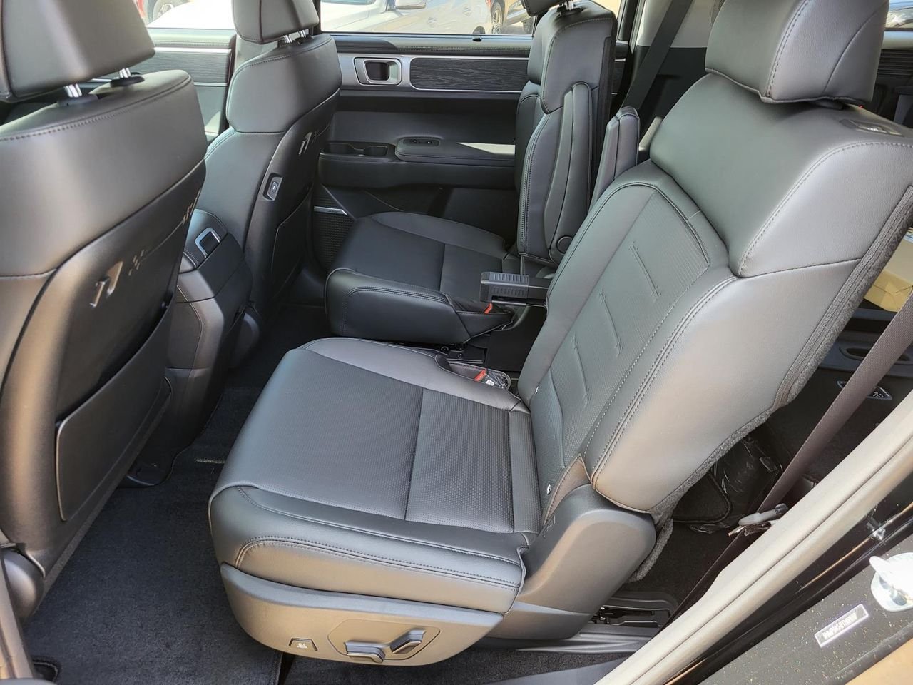 2026 Hyundai Santa Fe Limited - Photo 13