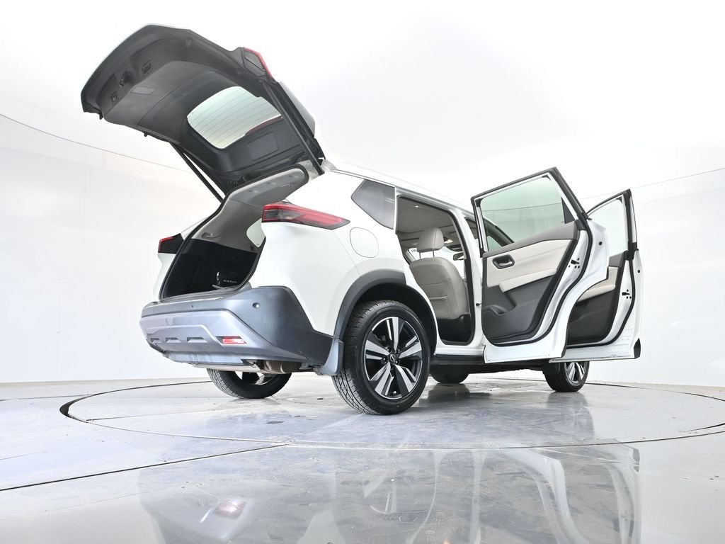 Used 2023 Pearl White Nissan SL image 47