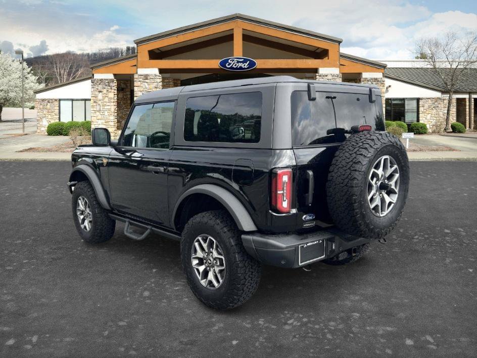 Used 2025 Shadow Black Ford Badlands image 7