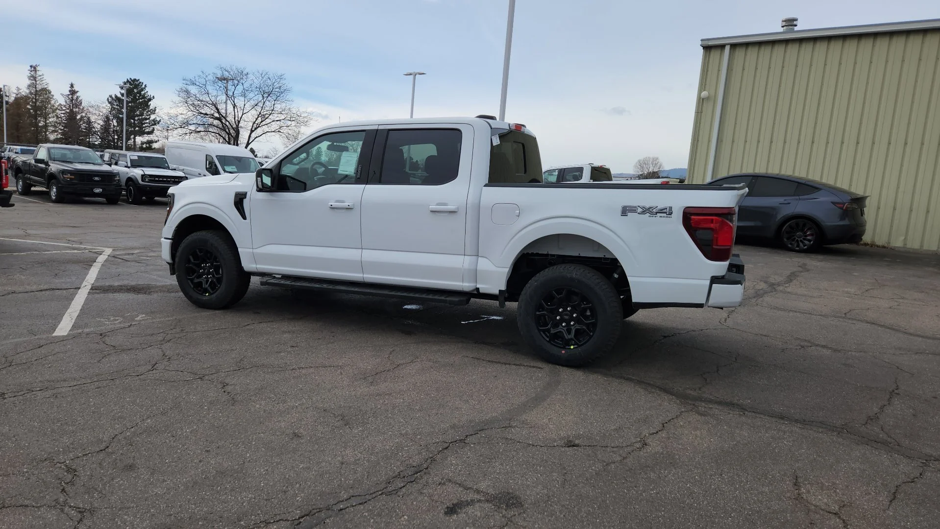 New 2026 Oxford White Ford XLT image 9