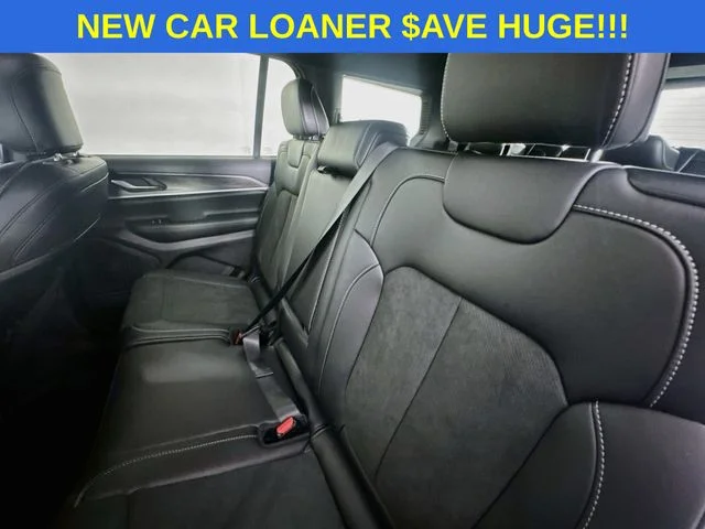 New 2026 Bright White Clear-Coat Exterior Paint Jeep Laredo image 23