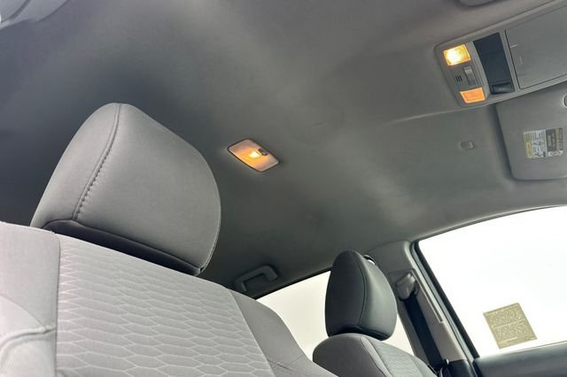 Used 2019 White Toyota SR5 image 18