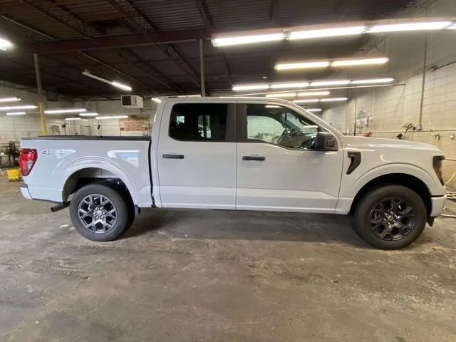 Certified Used 2022 Black Ford XLT image 8