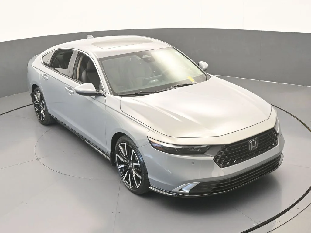 Used 2024 Solar Silver Metallic Honda Touring image 51