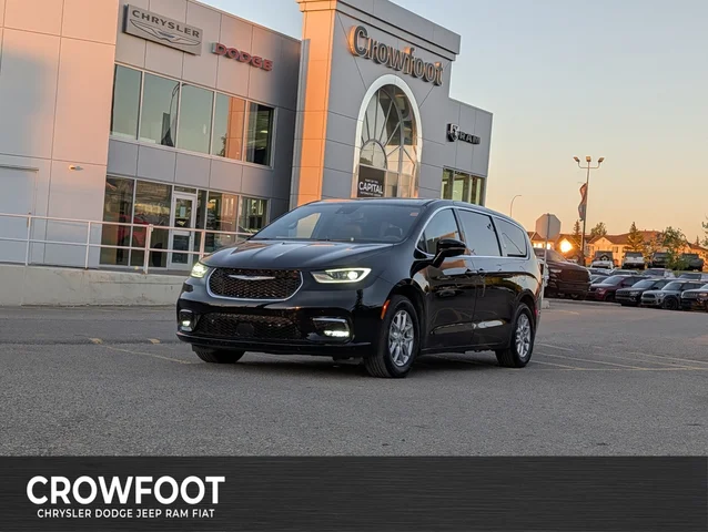 2025 Chrysler Pacifica Select - Safety Sphere- 360 Camera - Caprice Leather - Power Doors - Liftgate & More!