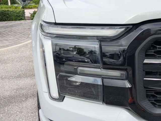 Used 2024 Avalanche Ford Lariat image 10