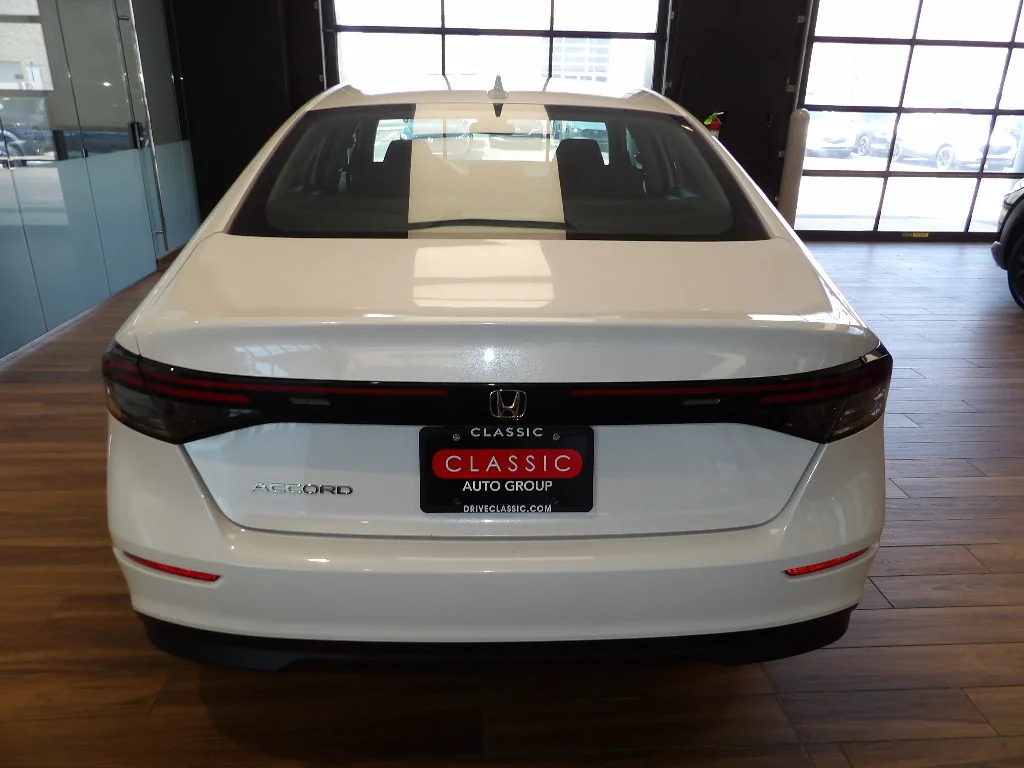 Used 2024 WHITE Honda EX image 7