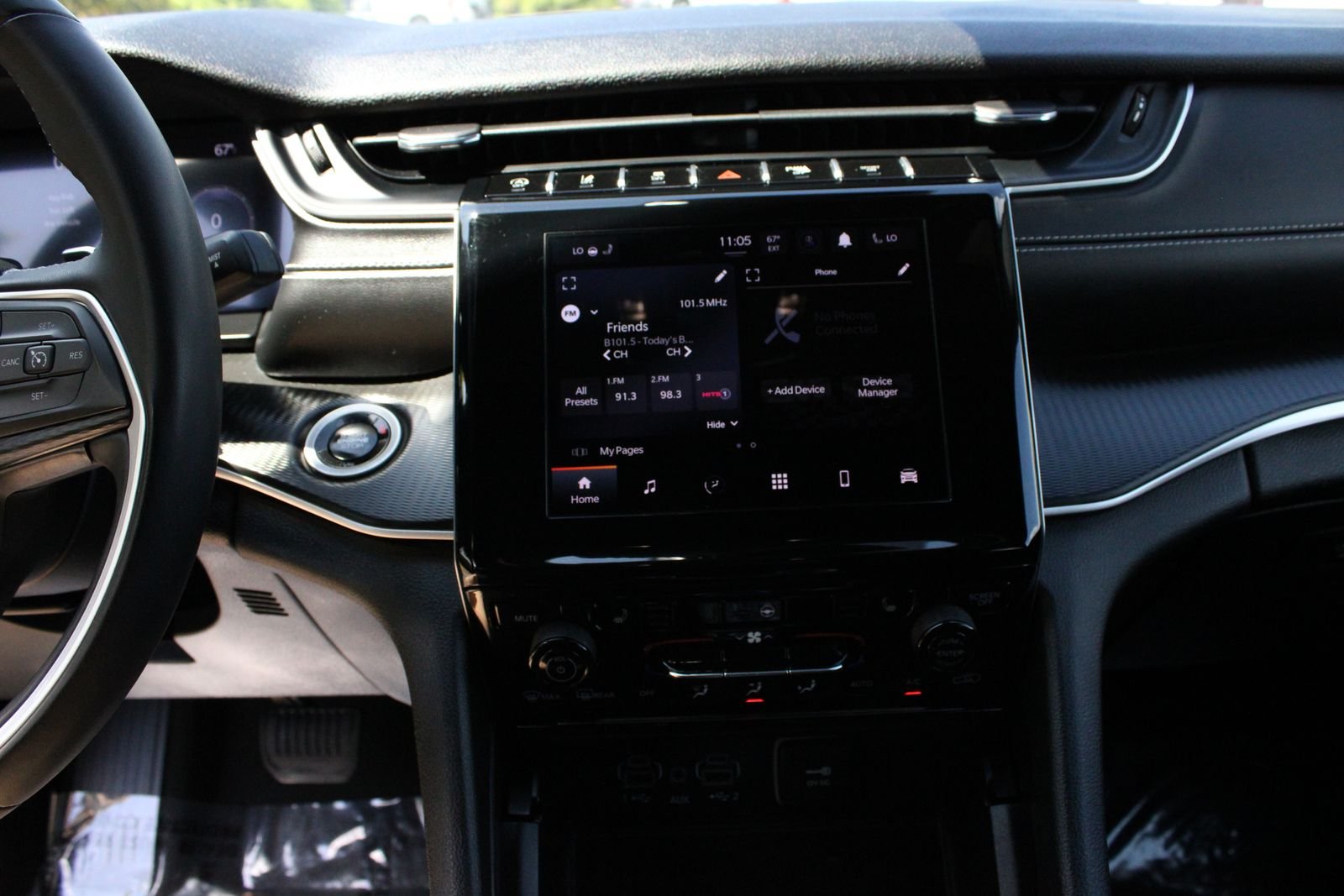Used 2024 Gray Jeep Altitude image 20