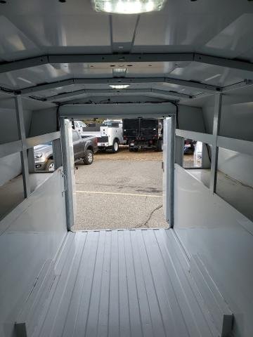 New 2025 Oxford White Ford E-350 SRW image 39