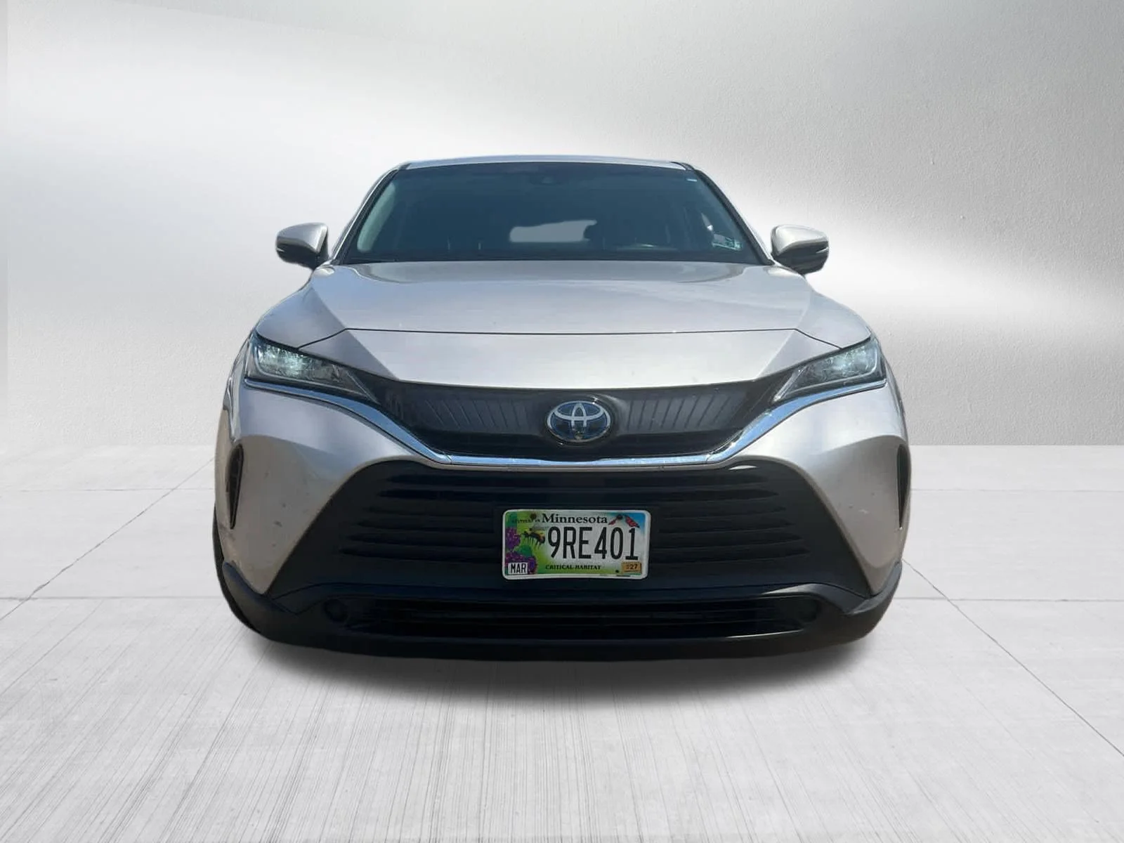 Used 2021 Titanium Glow Toyota LE image 2